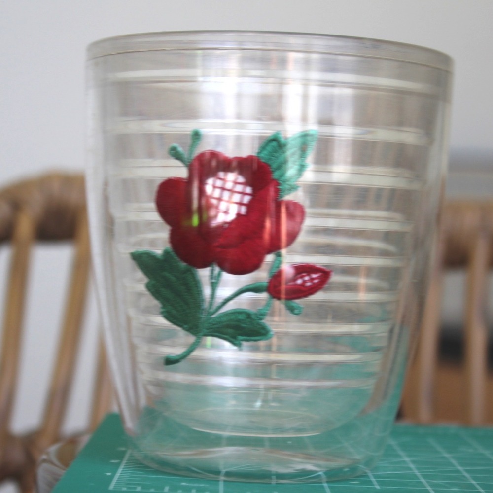 Tervis Tumbler 12oz Red Rose Embroidered Patch‎ Ribbed Clear
